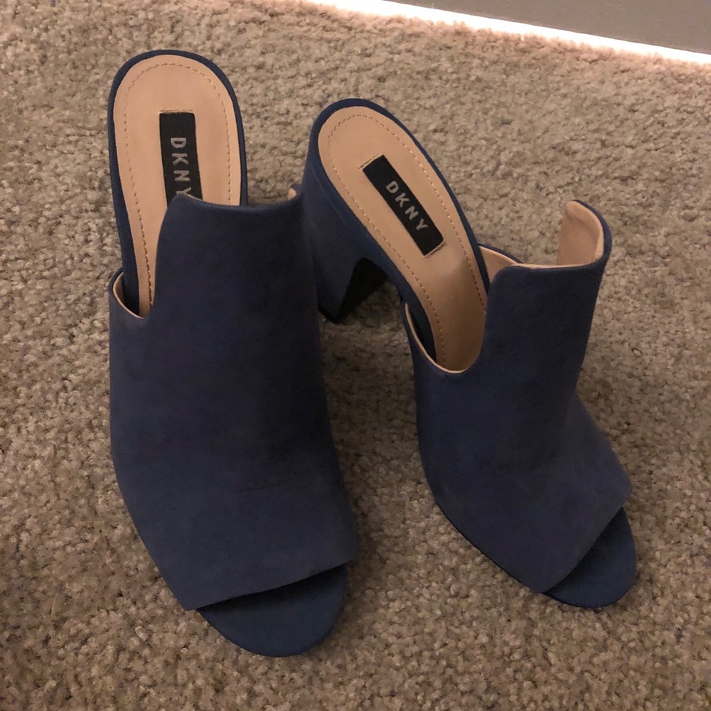 AZURE NUBUCK DKNY HESTER FABRIC PEEP TOE MULES
